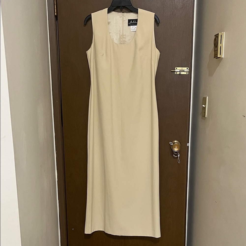 Elegant Cream Sleeveless Dress